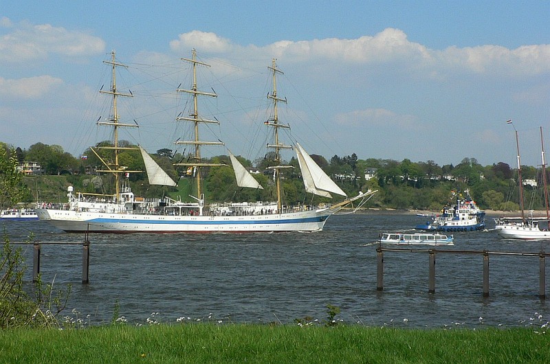 Segelschulschiff "MIR"
